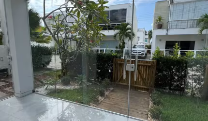Casa com 5 Quartos em Condomínio Fechado - Conforto e Segurança em Abrantes!
