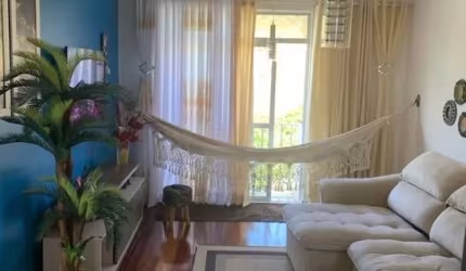 Amplo Apartamento Nascente com Suíte e 2 Vagas no Costa Azul
