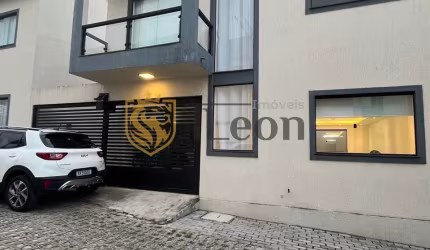 Casa Impecável em Lauro de Freitas - 3 Quartos com Possibilidade de 4, Ampla Garagem!