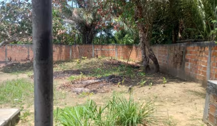 Oportunidade Única na Ilha de Itaparica – Casa com Amplo Terreno!