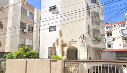 Apartamento à venda na Pituba – Recém reformado e bem localizado  Vendo apartamento espaçoso, recém-reformado, na Pituba, próximo ao Hospital da Bahia. O imóvel conta com: 	•	2 suítes 	•	Lavabo 	•	Var