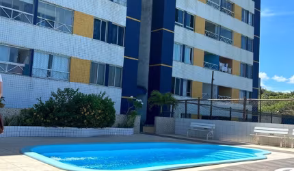 Apartamento no 3º andar, 2/4 com suíte, 100% reformado.