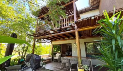 BANGALÔ - 3 SUÍTES - 141M² - PORTEIRA FECHADA - ITACIMIRIM