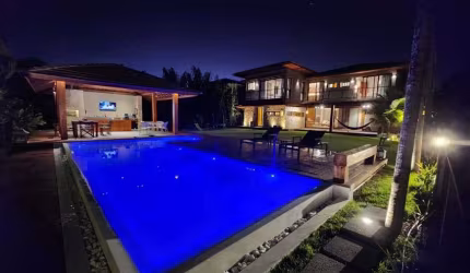 CASA LUXUOSA - 6 SUÍTES - VISTA MAR - PRAIA DO FORTE