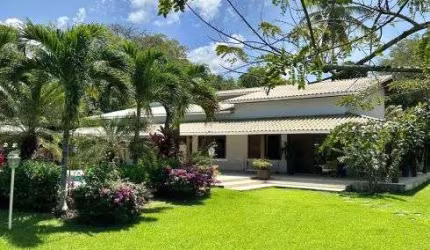 CASA LUXUOSA - 6 QUARTOS SENDO 4 SUÍTES - LAURO DE FREITAS