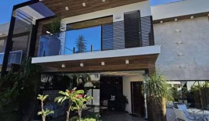 CASA LUXUOSA - 4 QUARTOS SENDO 3 SUÍTES - LAURO DE FREITAS