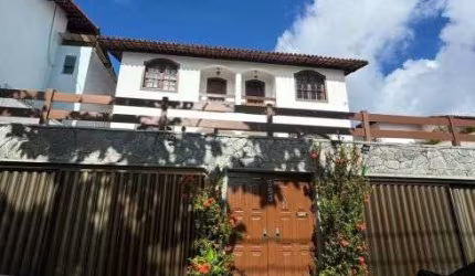 CASA LUXUOSA - 3 QUARTOS SENDO 1 SUÍTE - ITAIGARA