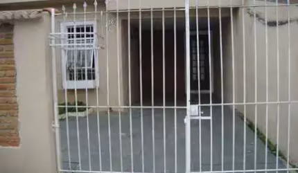 Casa térrea com 2 dormitórios no Socorro