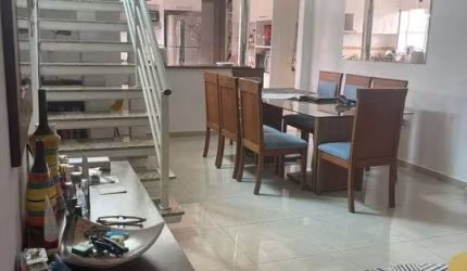 Sobrado para Venda em Mogi das Cruzes, Conjunto Habitacional Ana Paula, 3 dormitórios, 1 suíte, 2 banheiros, 2 vagas