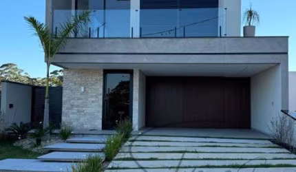 Casa á venda no Condominio Bella Citta com 4 súites sendo