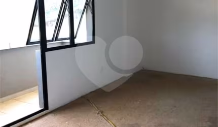 Salas à venda em Loteamento Santa Rosa - SP