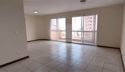 Apartamento com 3 quartos para locação em Centro - SP