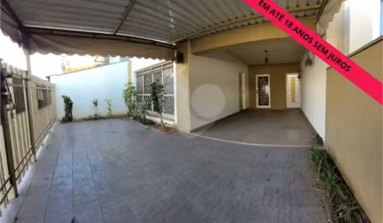 Casa com 4 quartos à venda em Vila Benjamin - SP