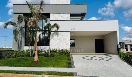 CASA TERREA COM PISCINA AQUECIDA EM PAULÍNIA/SP.