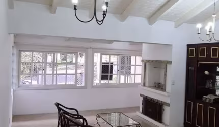 Casa à venda ,  3 quartos e 2 vagas no Cristo Redentor