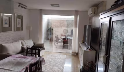 Casa Residencial à venda em condomínio, no Jardim Conceição (Sousas), Campinas