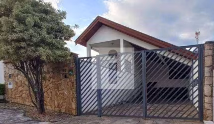 Casa a venda ou locação em Sousas.