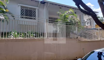 Casa para venda ou locação na área central de Sousas-Campinas-SP