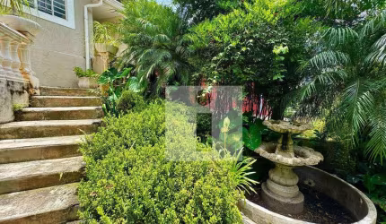 Casa com 3 quartos à venda por R$ 950.000