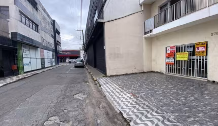 Salão Comercial para Locação em Suzano, Centro, 2 banheiros, 2 vagas