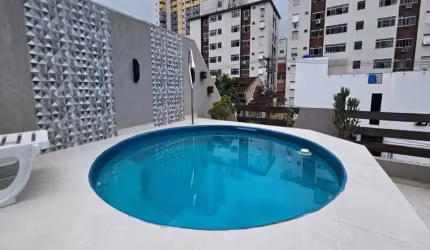 Casa Sobrado no Boqueirão com piscina.