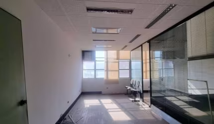 Sala Comercial no Centro Histórico de Santos.