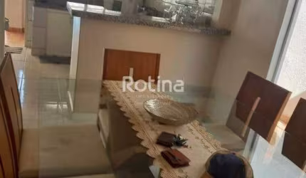 Casa à venda, 3 quartos, Santa Mônica - Uberlândia/MG - Rotina Imobiliária