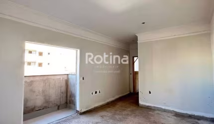 Apto no Santa Mônica, acabamento de primeira, elevador, 2quartos(suíte) ótima localização.