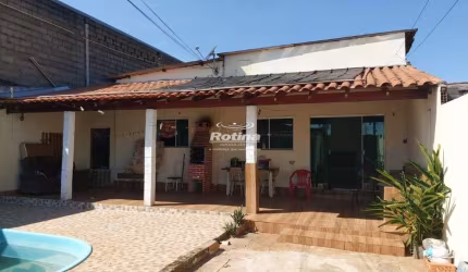 Casa à venda, 3 quartos, Marta Helena - Uberlândia/MG - Rotina Imobiliária