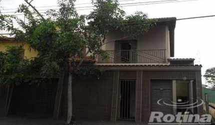 Casa à venda, 4 quartos, Umuarama - Uberlândia/MG - Rotina Imobiliária