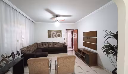 Casa à venda, 3 quartos, Jaraguá - Uberlândia/MG - Rotina Imobiliária