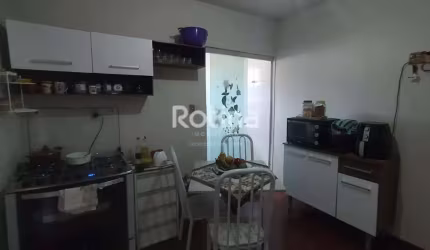 Casa à venda, 3 quartos, Jardim das Palmeiras - Uberlândia/MG - Rotina Imobiliária