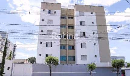 Lindo apartamento de 3 quartos e 1 suíte, com 80 m² perto do Praia Clube