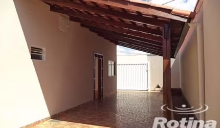 Casa à venda, 4 quartos, Santa Rosa - Uberlândia/MG - Rotina Imobiliária