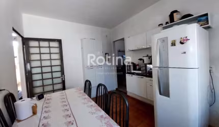 Casa à venda, 3 quartos, Santa Mônica - Uberlândia/MG - Rotina Imobiliária