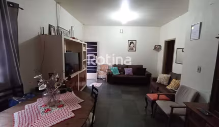 Casa à venda, 3 quartos, Osvaldo Rezende - Uberlândia/MG - Rotina Imobiliária