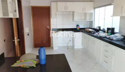 Casa à venda, 3 quartos, Tubalina - Uberlândia/MG - Rotina Imobiliária