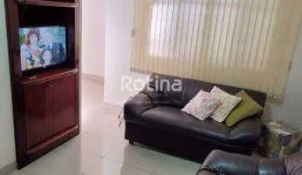 Casa à venda, 3 quartos, Custódio Pereira - Uberlândia/MG - Rotina Imobiliária
