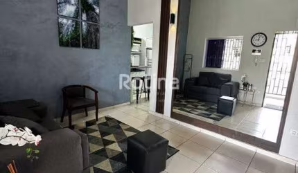 Casa Comercial à venda, 3 quartos, Centro - Uberlândia/MG - Rotina Imobiliária