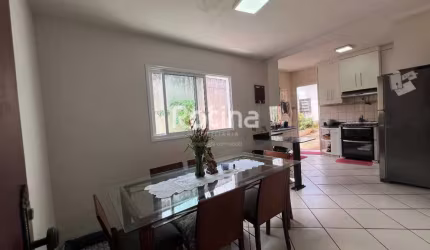 Casa à venda, 3 quartos, São Jorge - Uberlândia/MG - Rotina Imobiliária