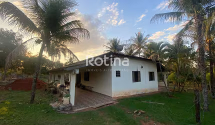 Chacara à venda, 2 quartos, Jockey Camping - Uberlândia/MG - Rotina Imobiliária