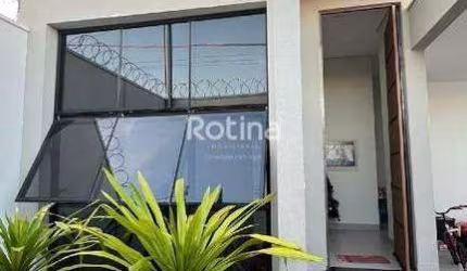 Casa à venda, 4 quartos, Novo Mundo - Uberlândia/MG - Rotina Imobiliária
