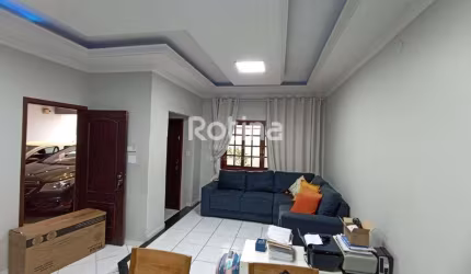 Casa à venda, 3 quartos, Cidade Jardim - Uberlândia/MG - Rotina Imobiliária