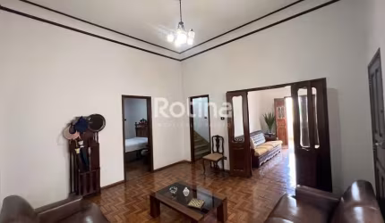 Casa Comercial à venda, 4 quartos, Centro - Uberlândia/MG - Rotina Imobiliária