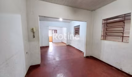 Casa à venda, 2 quartos, Saraiva - Uberlândia/MG - Rotina Imobiliária