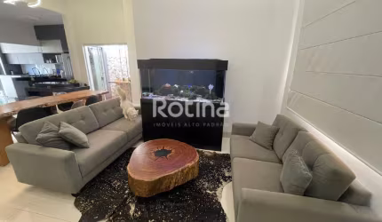 Casa à venda, 3 quartos, Novo Mundo - Uberlândia/MG - Rotina Imobiliária