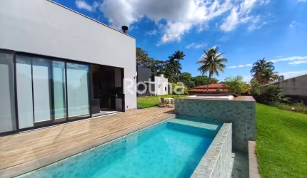 Casa à venda, 6 quartos, Mansões Aeroporto - Uberlândia/MG - Rotina Imobiliária
