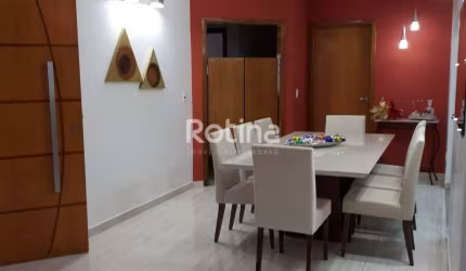 Casa à venda, 3 quartos, Cidade Jardim - Uberlândia/MG - Rotina Imobiliária