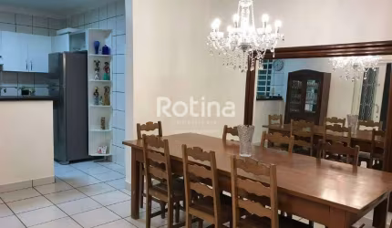 Casa à venda, 3 quartos, Nossa Senhora Aparecida - Uberlândia/MG - Rotina Imobiliária