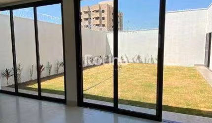Casa à venda, 3 quartos, Vida Nova - Uberlândia/MG - Rotina Imobiliária